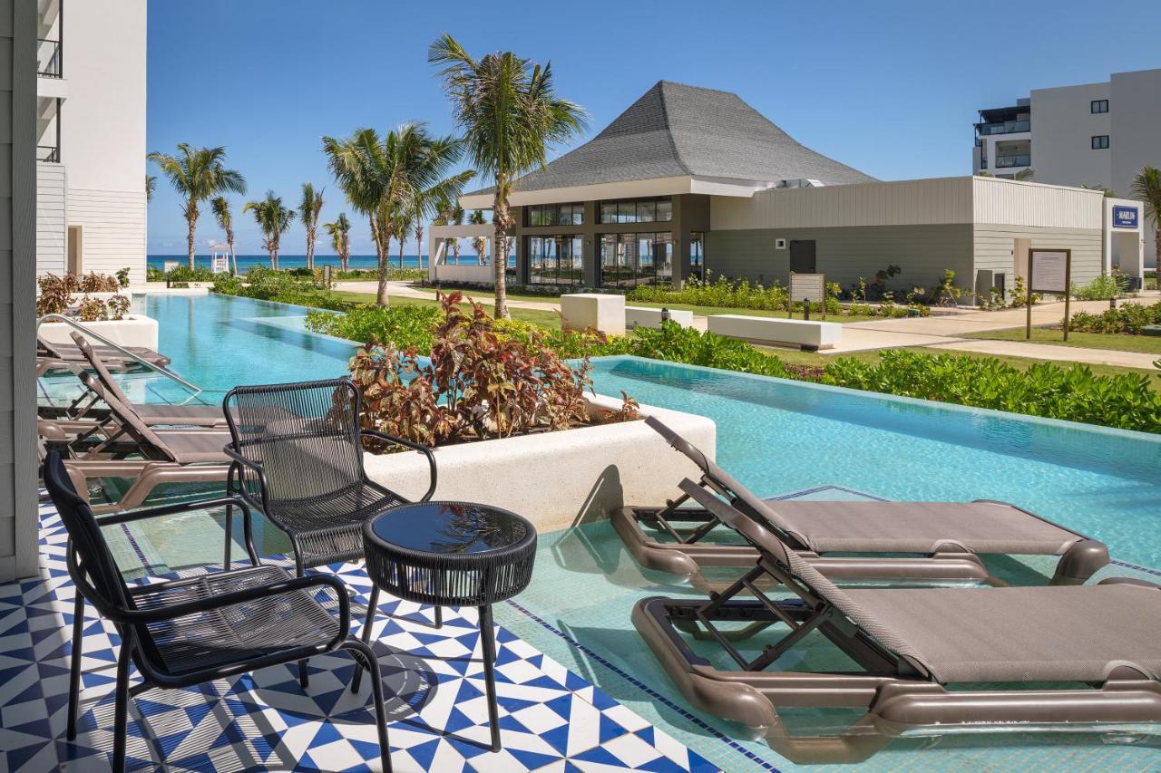 Ocean Eden Bay - All Inclusive Spring Rises Exteriör bild The pool at the Hard Rock Hotel in Cancun