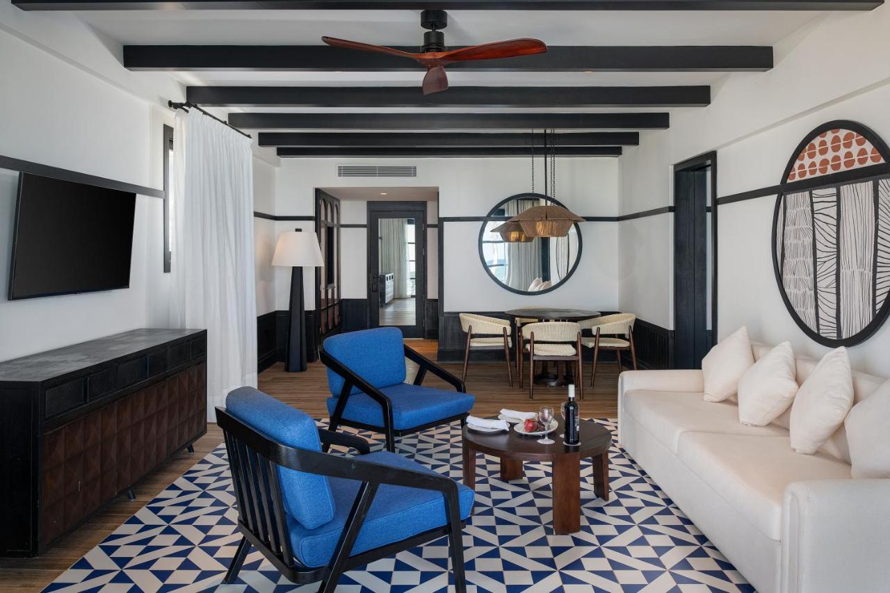 Ocean Eden Bay - All Inclusive Spring Rises Exteriör bild A suite at the hotel