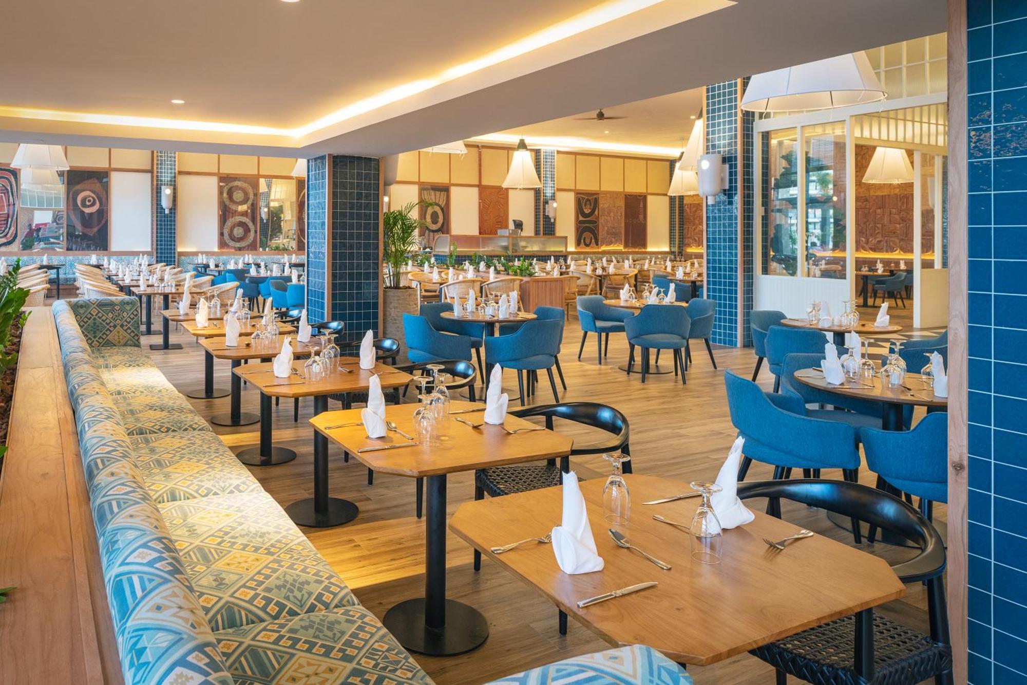 Ocean Eden Bay - All Inclusive Spring Rises Exteriör bild The restaurant