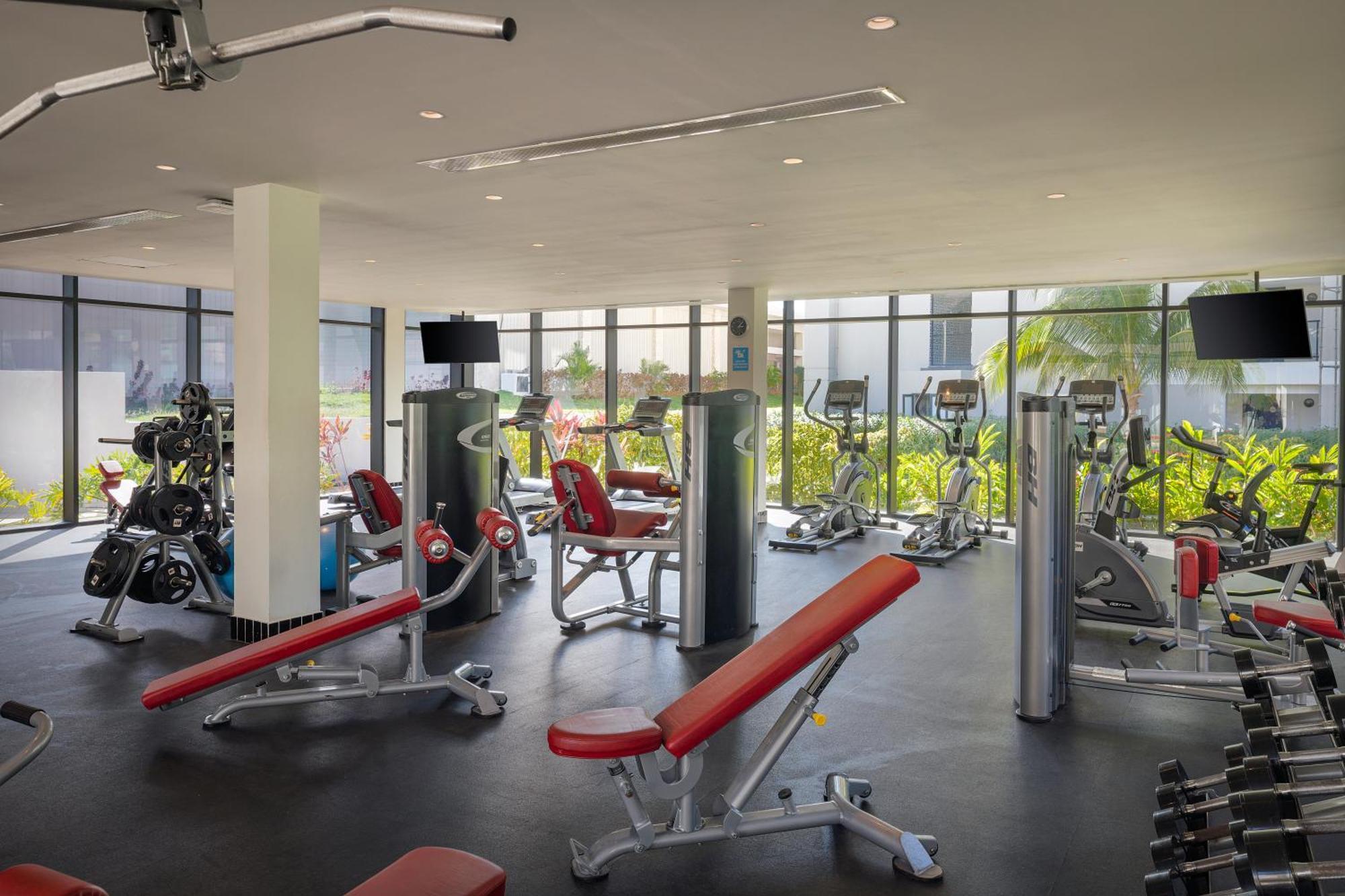Ocean Eden Bay - All Inclusive Spring Rises Exteriör bild The gym at the hotel