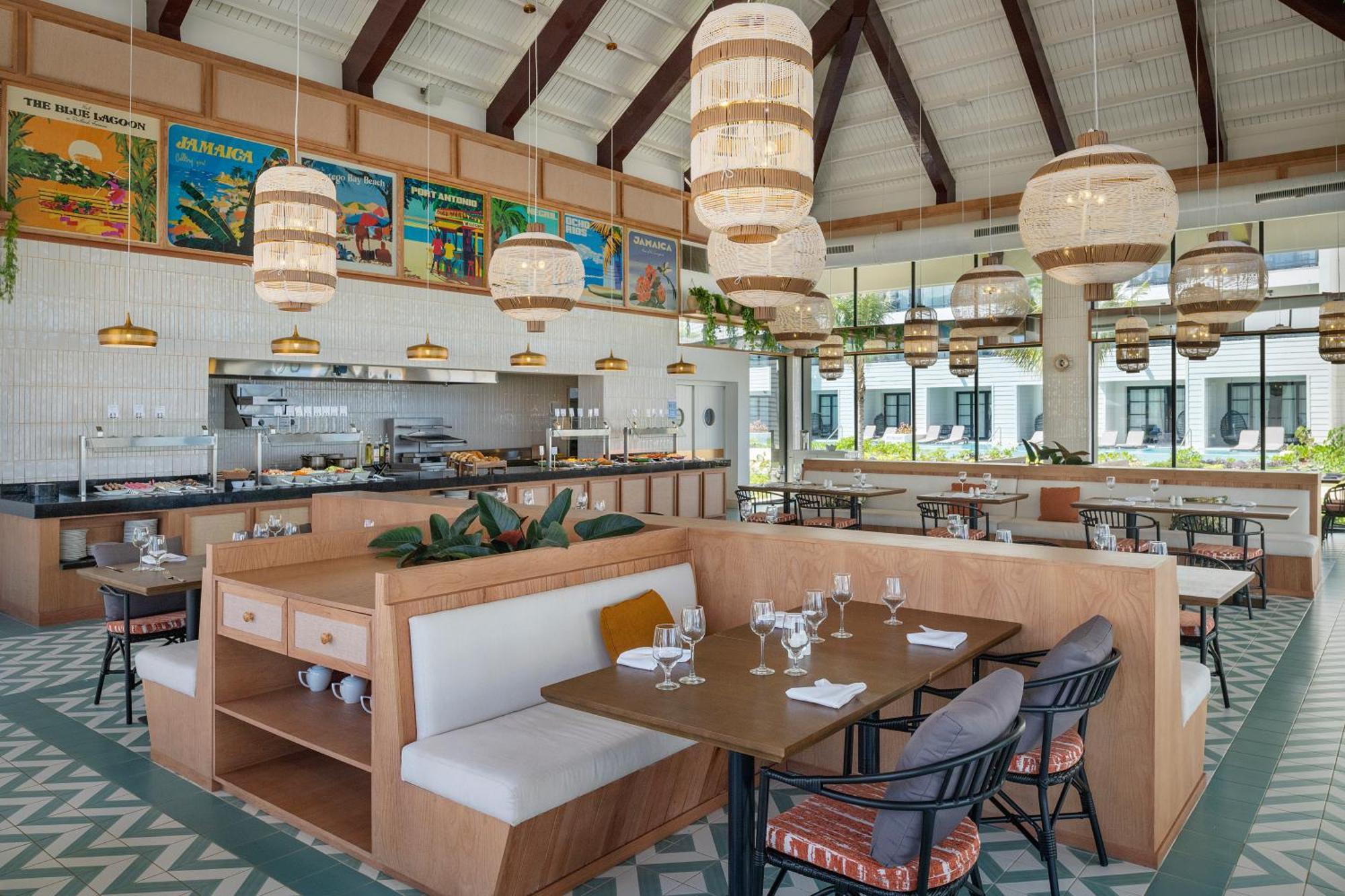Ocean Eden Bay - All Inclusive Spring Rises Exteriör bild The interior of the restaurant