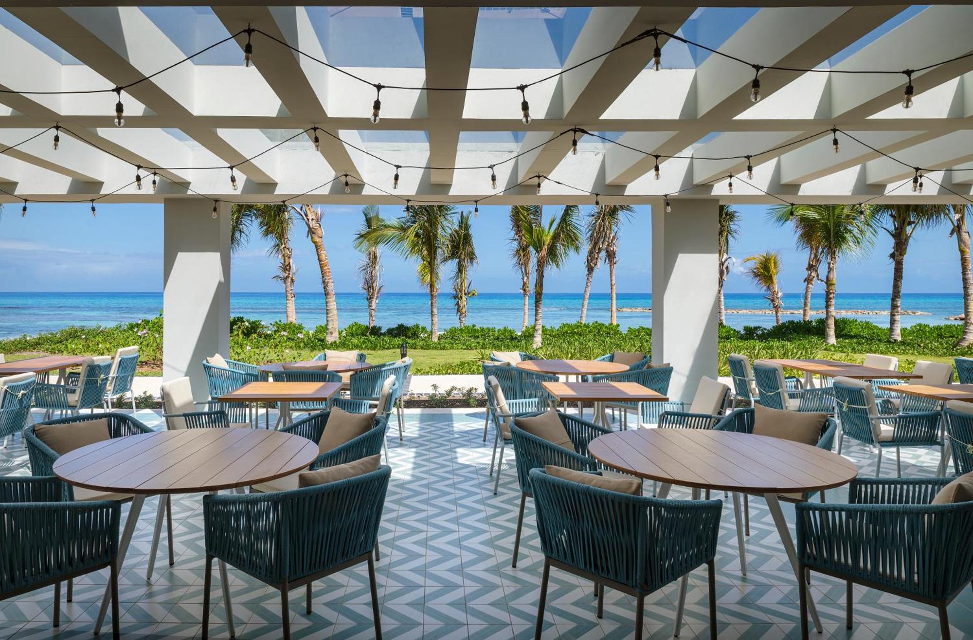 Ocean Eden Bay - All Inclusive Spring Rises Exteriör bild The Beach Club at The Ritz-Carlton, Cancun
